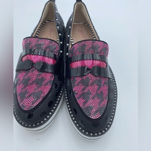 Betsy Johnson - rhinestone houndstooth pink & black loafers - Picture 3 of 8